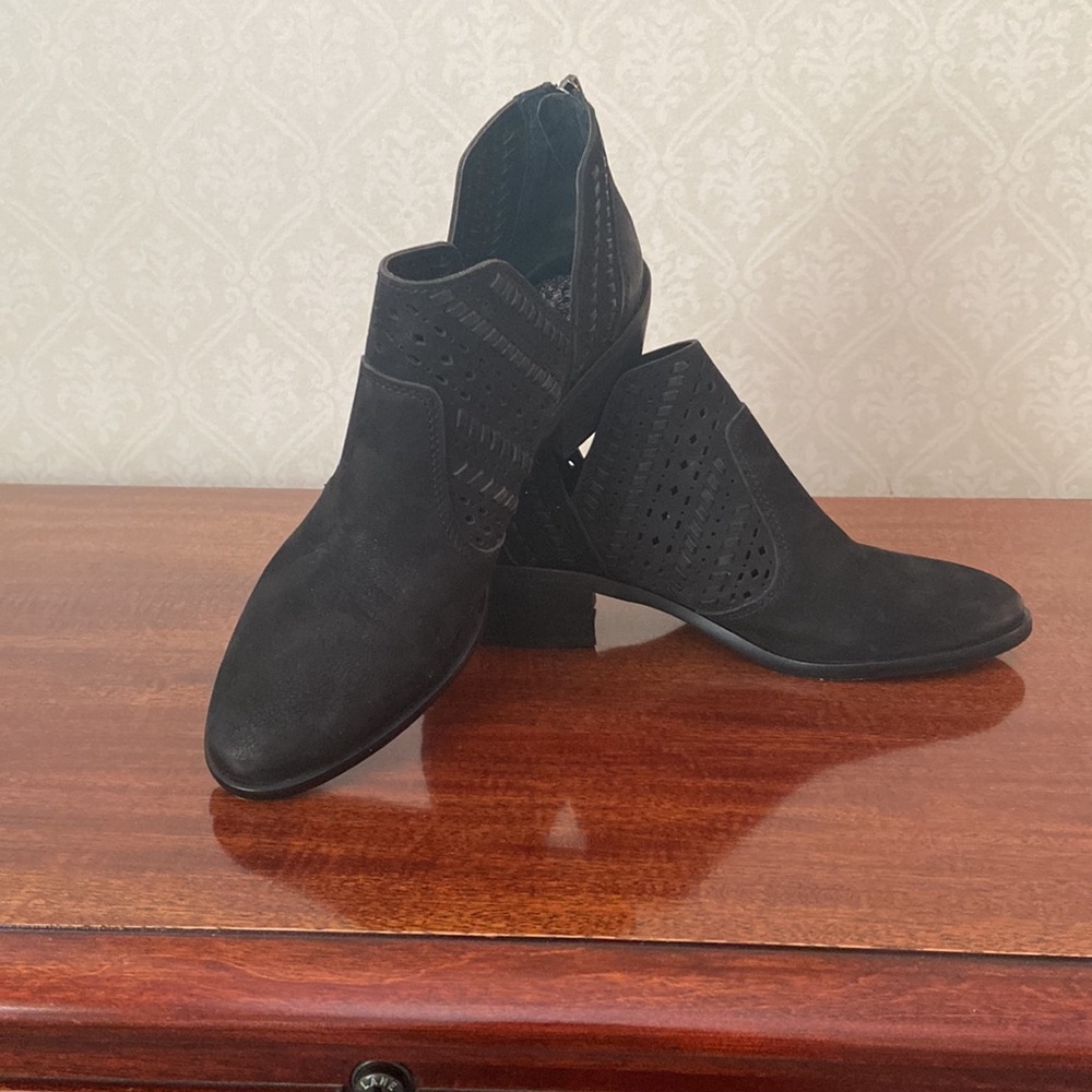 NWT Vince Camuto Prasata Bootie